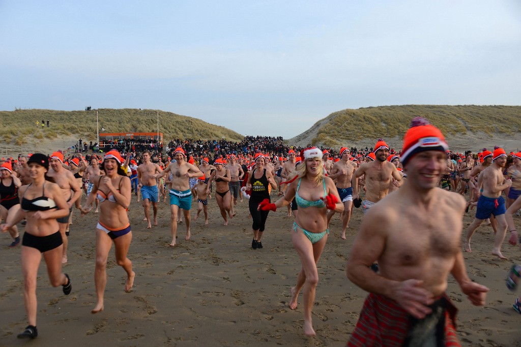 ../Images/Nieuwjaarsduik Nederzandt 2015 056.jpg